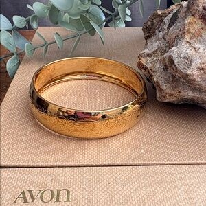 Vintage Avon GoldPlated Etched Floral Bangle Bracelet- Classic Retro Jewelry 295